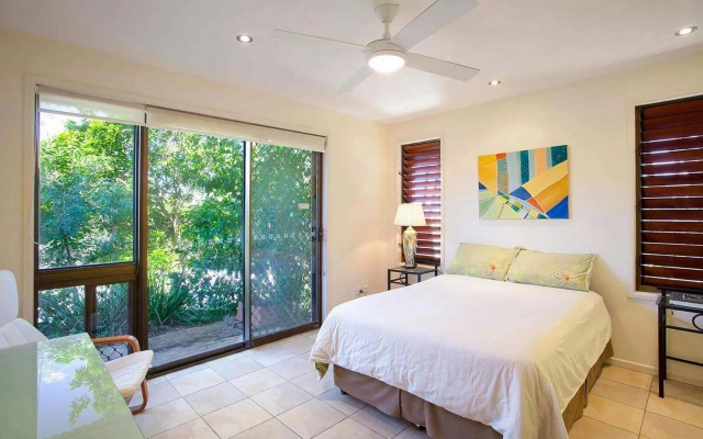 Stevens St Pet Friendly Original Sunshine Beach Beach House