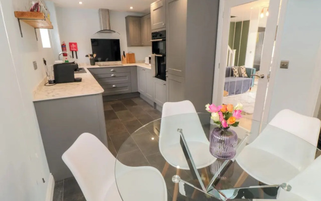 1 Staveley Cottages
