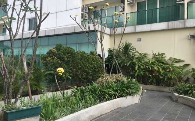 Trendy & Comfy Studio at Tamansari La Grande Apartment