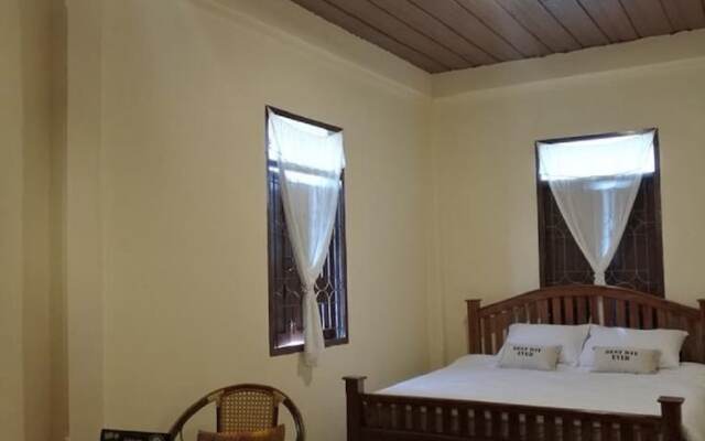 2496 Oldtel Bed & Cafe