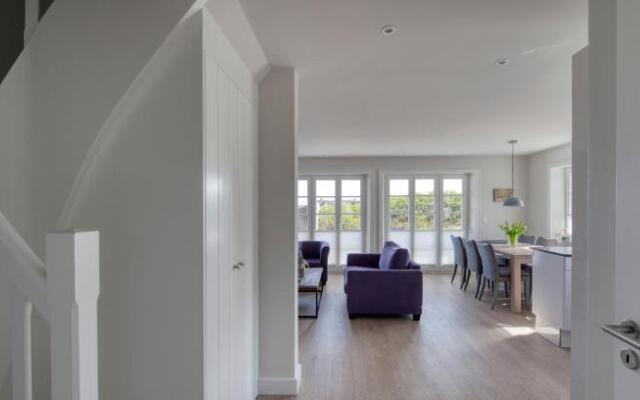 Rantum Dorf - Ferienappartments im Reetdachhaus 3 & 4