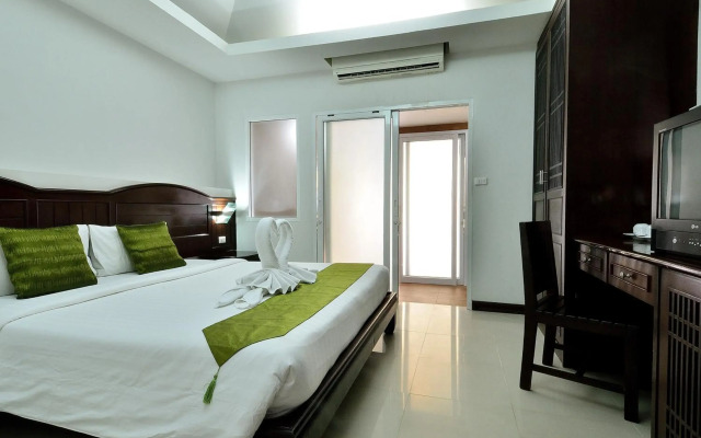 Samui First House Hotel