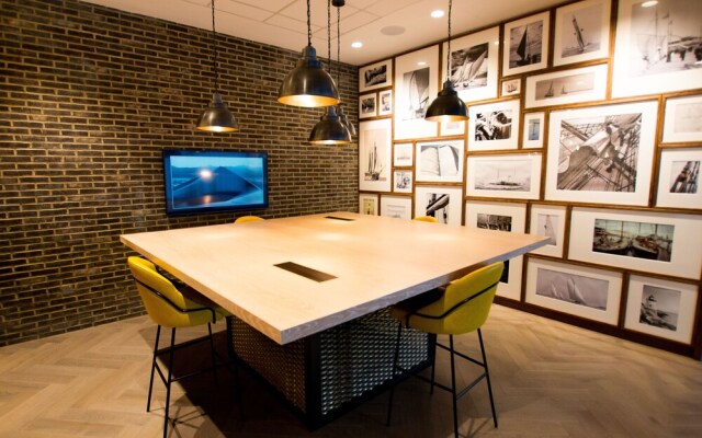 Charles Hope Apartment Canary Wharf