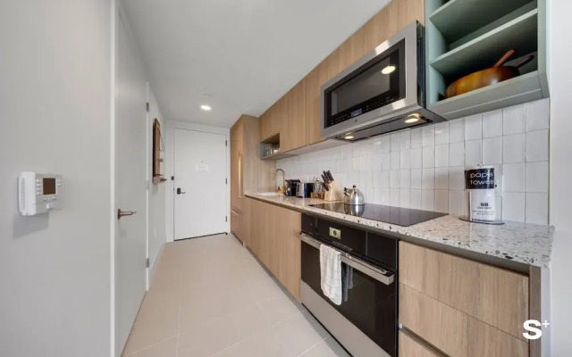Skyline Escape Sleek 1BR with DTW Charm
