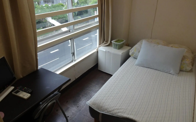Grace Naha - Hostel