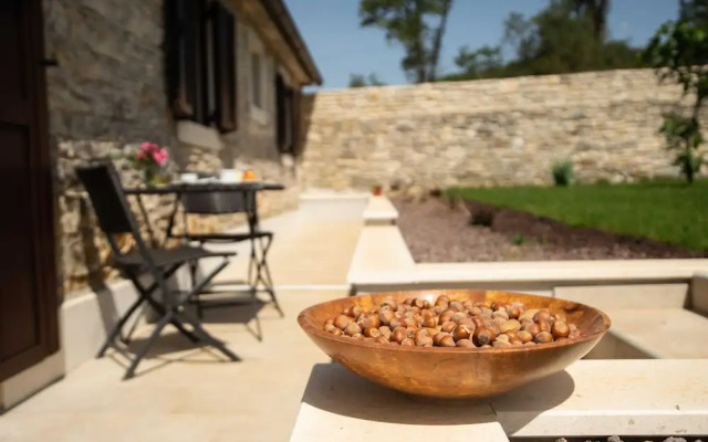 The Poolside Stone House in Bale