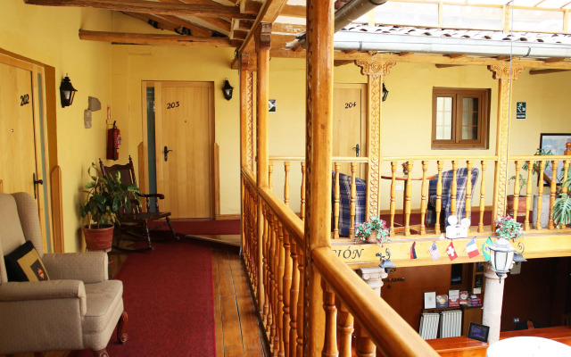 Hotel & Mirador Los Apus