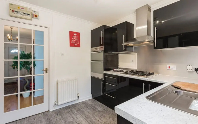 3 Bedroom Bungalow Moelfre- Private Garden,parking