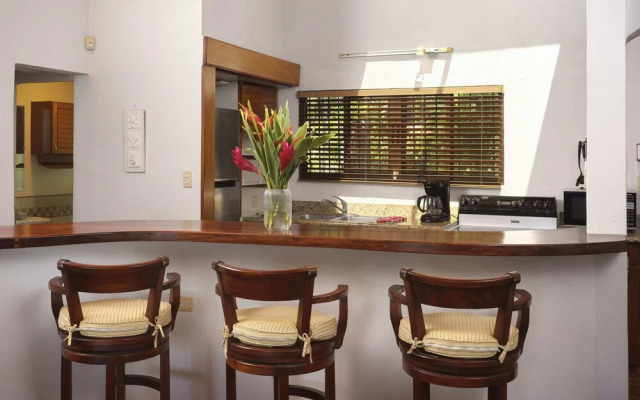 Casa Woodbine Beachfront House