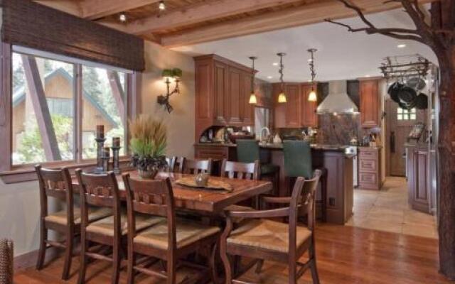 Weil Luxury Vacation Cabin