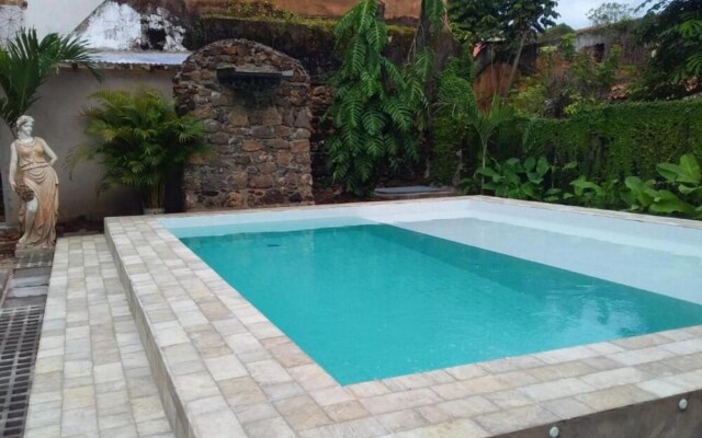 Reviver Hostel