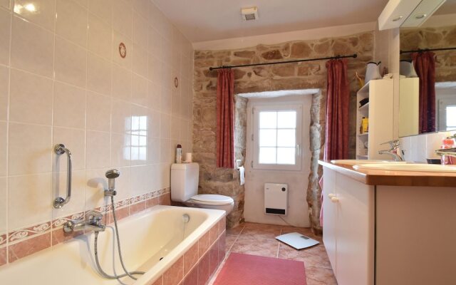 Cozy holiday home in Plogoff near the beach