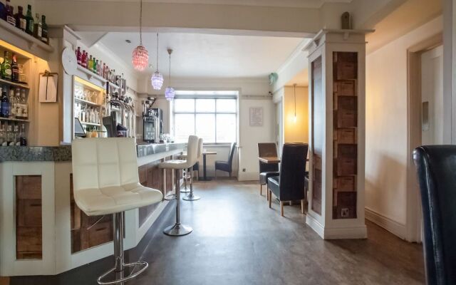 OYO Cliffemount Hotel