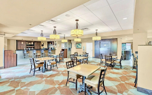 1BR With Two Queen Beds - Near Disney