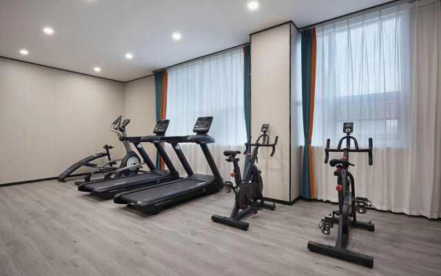 Huaerrun Intelligent Hotel (Changzhou Xinbei Benniu Airport)