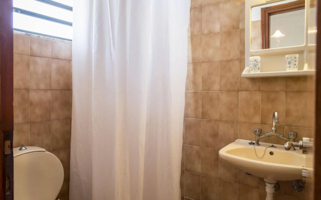 Yannis Yard Studios and Apartments