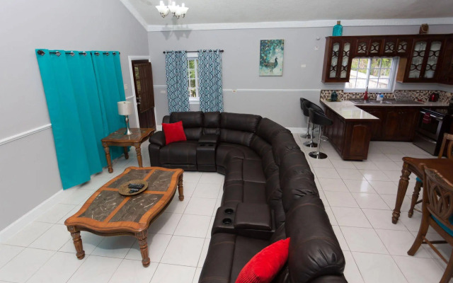 Casa Tianna - Vacation Rental Kgn Jamaica