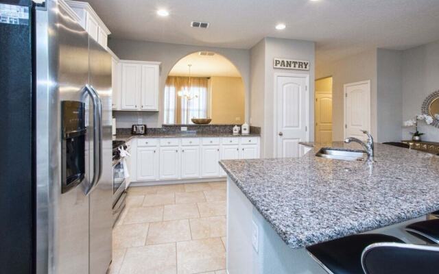 Solterra - 6 Bedrooms House w/pool-7040SR Home by RedAwning