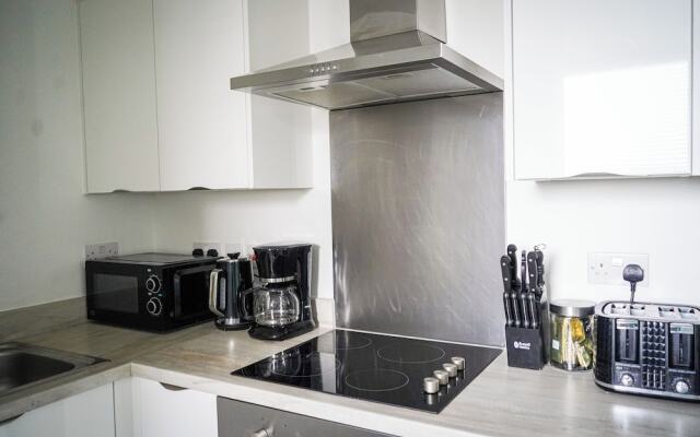 40percent off Monthly /2 Bedroom apt / City Centre