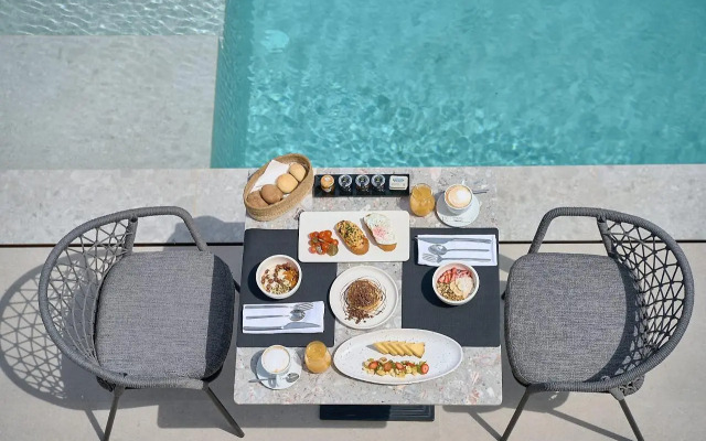 Alleys All-Suite Hotel & Spa