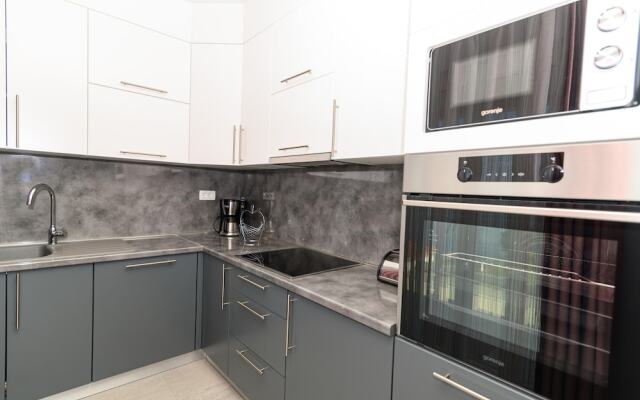 Luxury 90 m2 Apt.w.balcony & Spectacular sea View