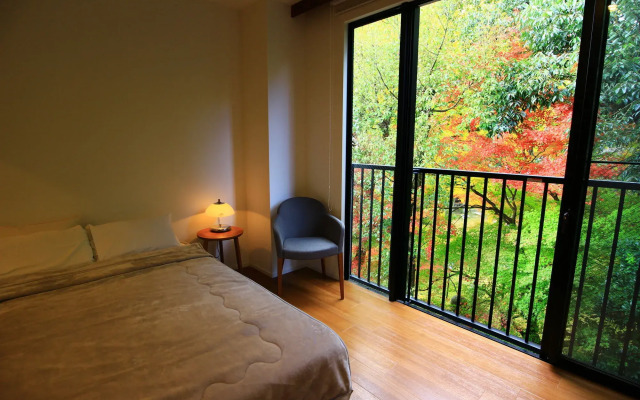 Bird Hostel