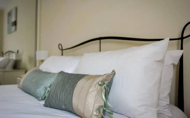 Select Serviced Accommodation - Gweal Place