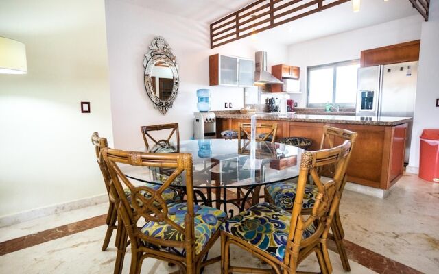 Paseo Del Sol Reef 305 3 Bedroom Condo by RedAwning
