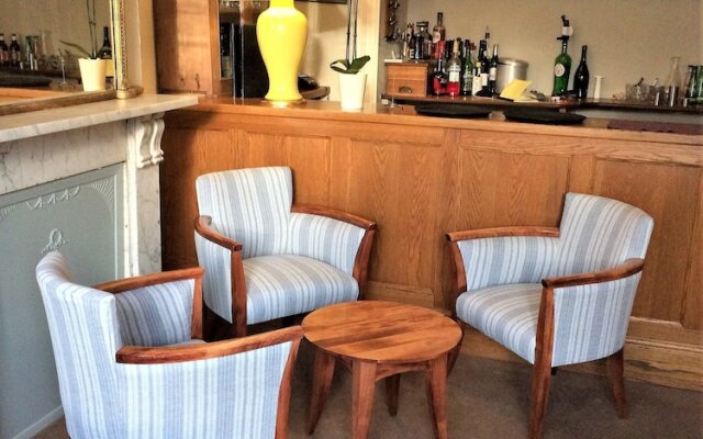 Peak Weavers Rooms & Restaurant