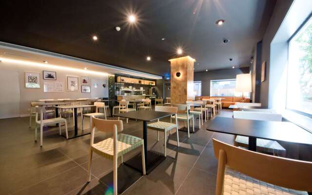 Aparthotel Atenea Valles