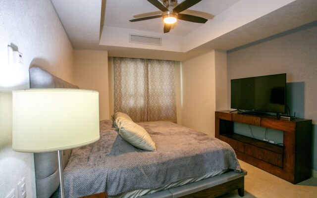 24th Floor Beachfront 1 Bedroom