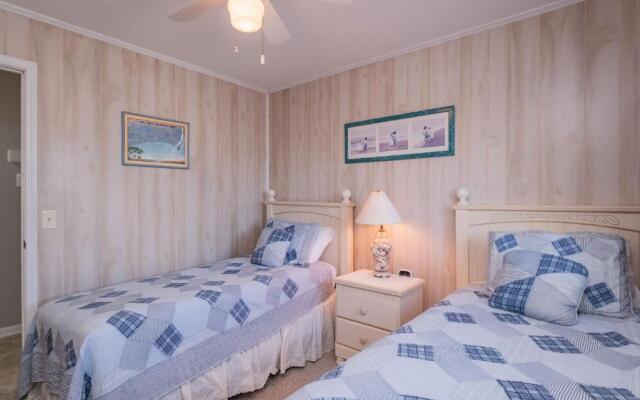 Dip Inn by Oak Island Accommodations