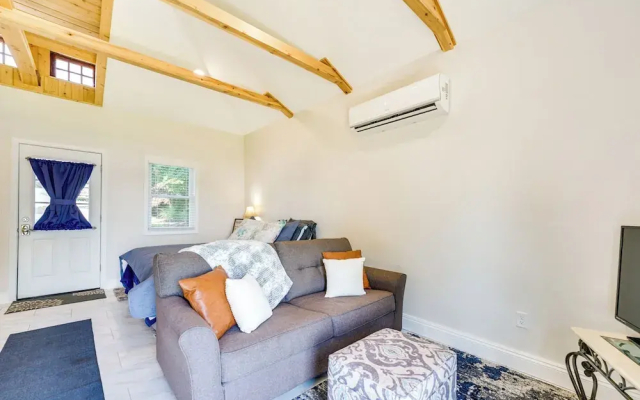 Serene Riverfront St. Clair Studio: Walk to Dtwn!