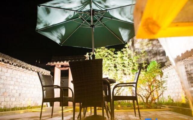 Wuhuatang Boutique Hostel