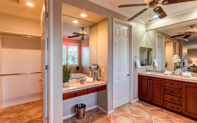 Palm Grove by AvantStay | 15mins From Coachella - Desert Villa - Sleeps 14