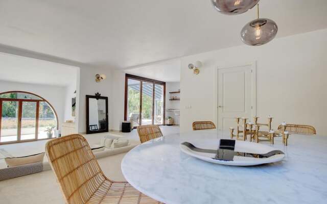 Villa - 4 Bedrooms with Pool and WiFi - 107785