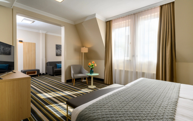 Leonardo Hotel Budapest - Image 7