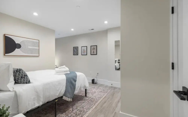 Central 2 br City Sanctuary Commuter friendly