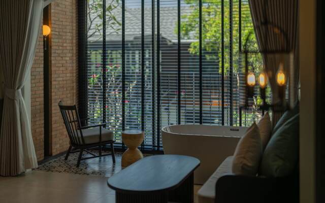 Shamrock Chiangmai Hotel - Adults Only