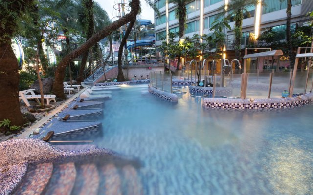 Resort One Hotel