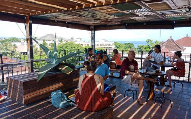 H-Ostel - Adults Only