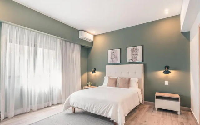 Flat in Regatta II 306
