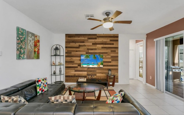 6BR Luxury Home w Private Pool BBQ