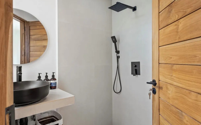 White Residence - Art & Boutique Suites