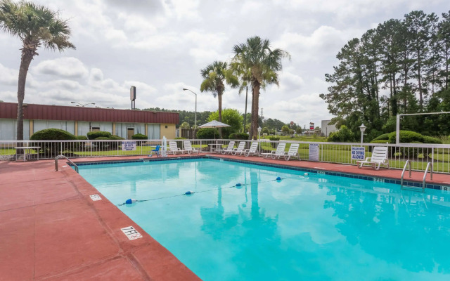 Super 8 by Wyndham Hardeeville/Savannah North