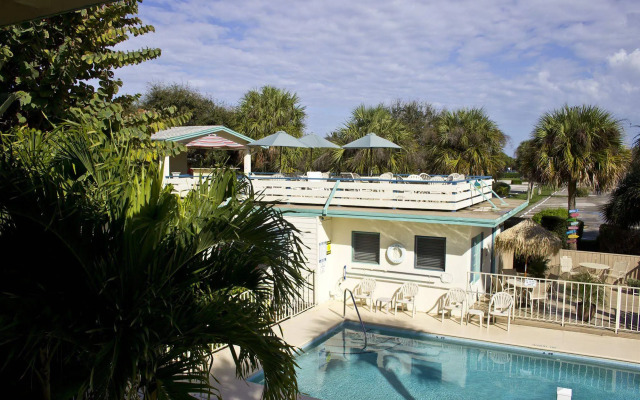 Seaspray Surf Lodge