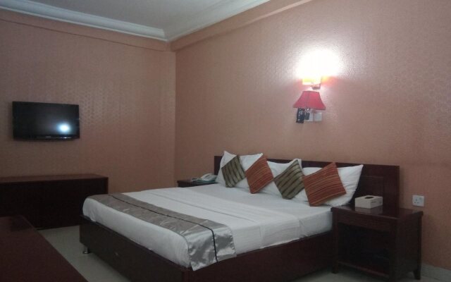 Crocodile Hotel & Restaurants Ltd