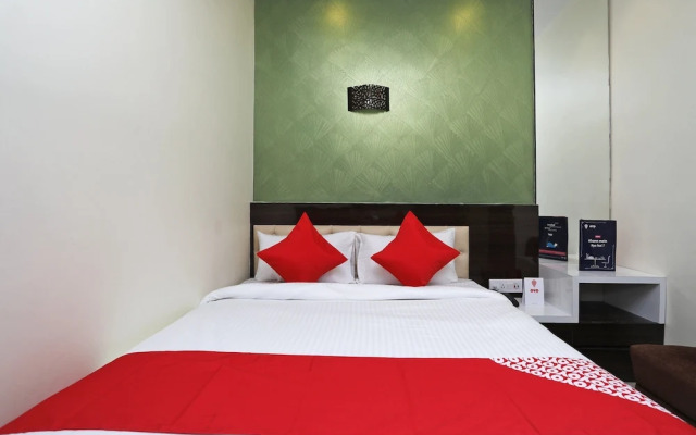 OYO 15617 Abi's Inn