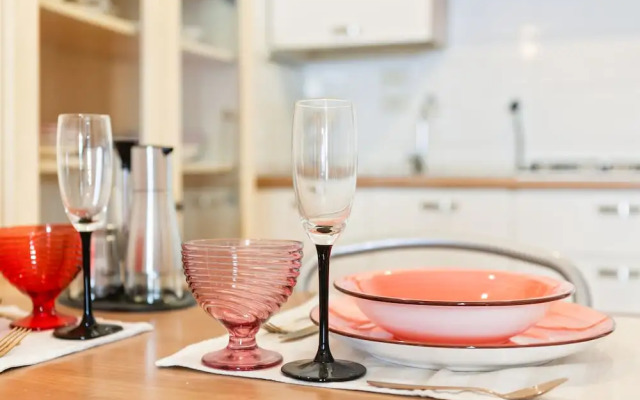 Airport & Station Flat - Private Parking