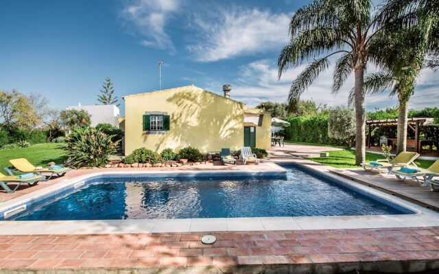 Three Bedroom Villa With Pool Near Olhao